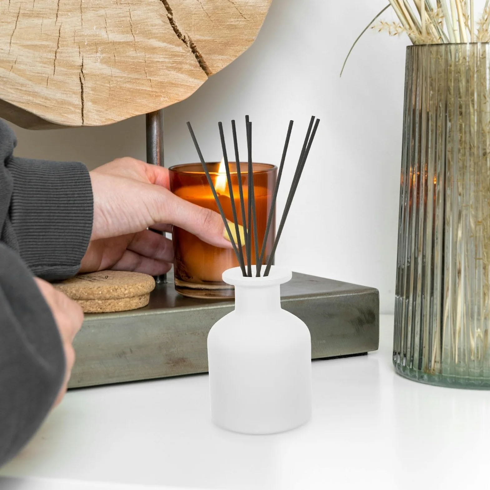 Szklana okrągła butelka do aromaterapii