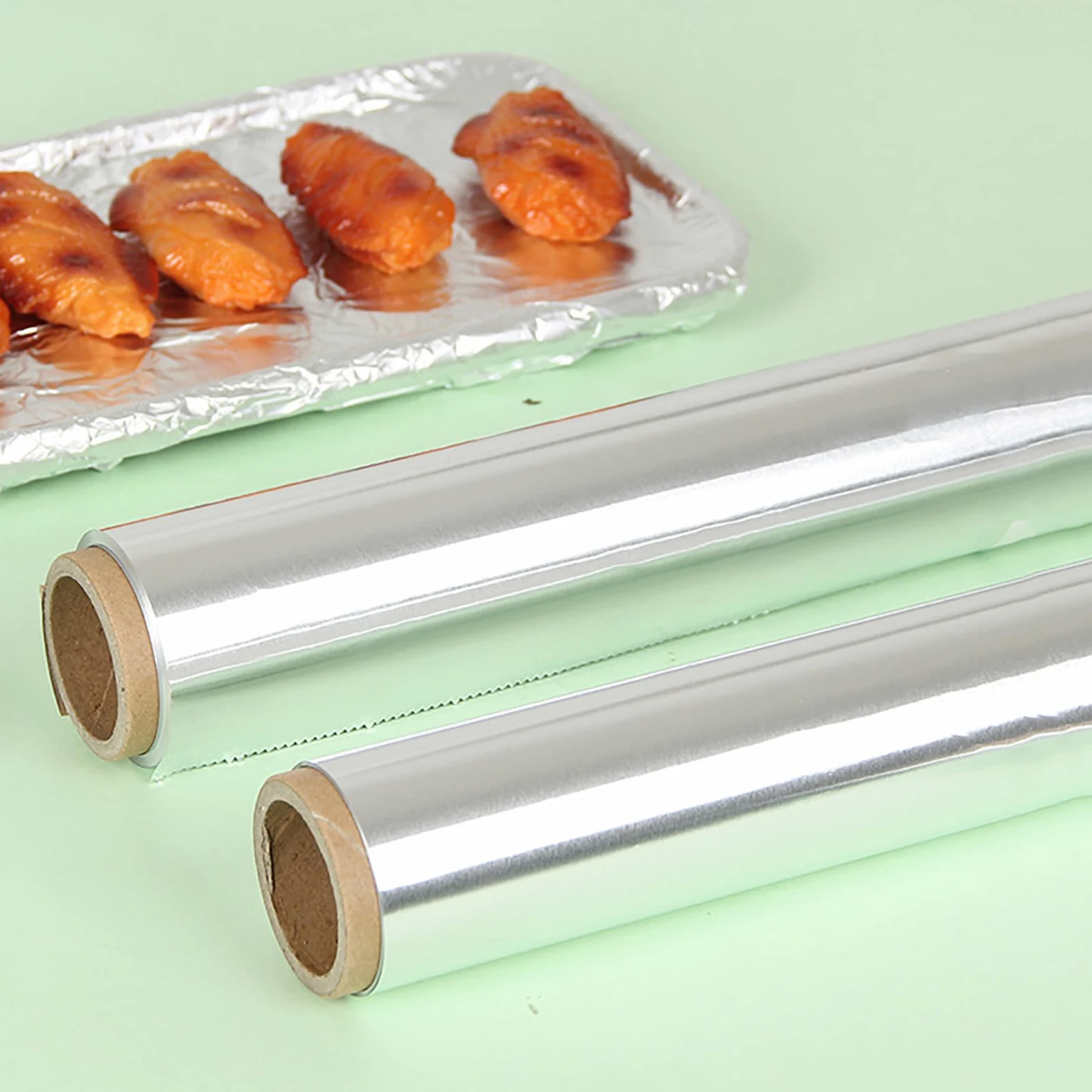 Wytrzymały papier aluminiowy, duża folia na żywność, nieprzywierający papier do pieczenia, do gotowania, pieczenia, owijania żywności, grillowania, przechowywania w domu (rozmiar: 80M, kolor: srebrny