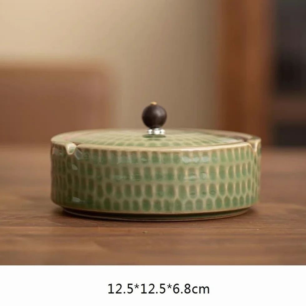 Popielniczka z pokrywką retro ceramiczna do salonu biura biurka ozdoby na stolik kawowy biuro (biała)